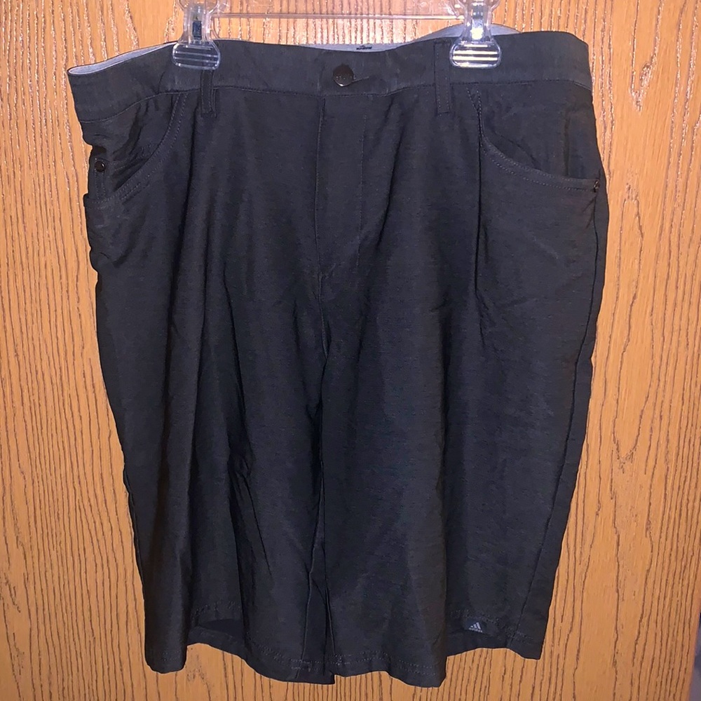 Men’s Adidas casual athletic stretch shorts/ golf shorts